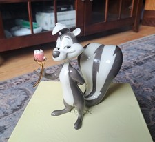 Lenox Looney Tunes Pepe Le Pew King of Romance Figurine 6