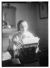 Photo:Galli Curci at Typewriter Portrait picture