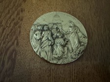 VINTAGE 1975 HOLY YEAR GOLDTONE MEDALION TIBI-DABO CLAVE-REGNI-COELORVM picture