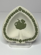 Vintage Wedgwood Reverse White Sage Green Spade Trinket Dish Jasperware Rare picture