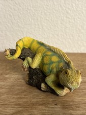 Yellow Iguana Figurine Lifelike Sculpture On Tree  Trunk Resin Decoration Statue picture