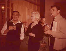 MARILYN MONROE + GENE KELLY + YVES MONTAND CANDID Coffee Break ORIG Photo 200 picture