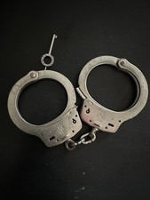 🔥Smith & Wesson M100-1 Handcuffs w/  1 Key ⭐️ Made  Houlton, ME Double Lock picture
