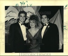 1992 Press Photo Dignitaries at the Young Leadership Council Gala - noc63464 picture