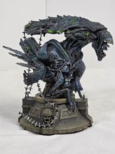 AVP Captive Alien Queen Statue 2004 Palisades Toys Limited Edition picture