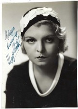TRAGIC ACTRESS MAYO METHOT, SIGNED VINTAGE STUDIO PHOTO. 7X9 picture