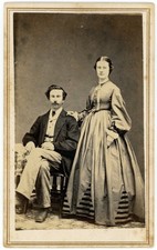 Carte de Visite CDV Portrait of an Attractive Couple in New York picture