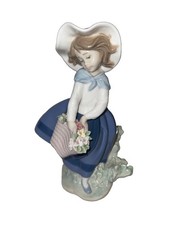 Lladro Pretty Pickings Girl With Basket of Flowers 7