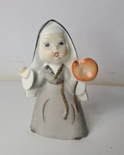 Thames Baseball Playing Nun Catchers Mitt Ceramic 52/317 1950s Vintage picture