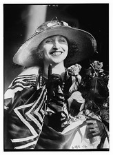 Photo:Galli Curci Portrait Hat Flowers picture