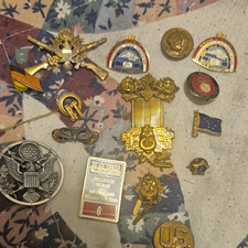 Vintage Military/Veterans Pins & Badges Lot - US Marine Corps, VFW Assorted picture