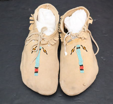 Vintage Native American Sioux Leather Beaded Moccasins 10.5